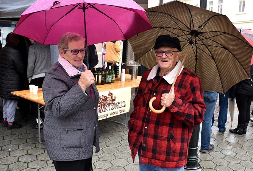 Mirisi kestena i zvuci tamburice privukli Požežane i njihove goste na tradicionalnu manifestaciju Okuse jeseni