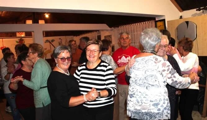 Pjesmom i plesom proslavili Martinje