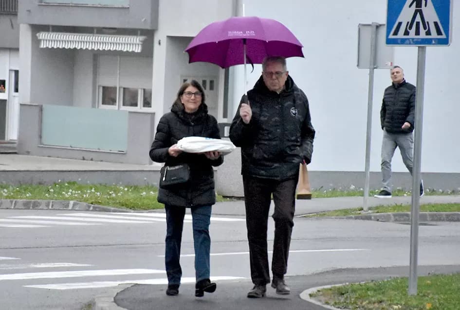 Veselo Martinje kod Anke i Branka Šutala: Bauer krstio mošt, Hodak novi kum