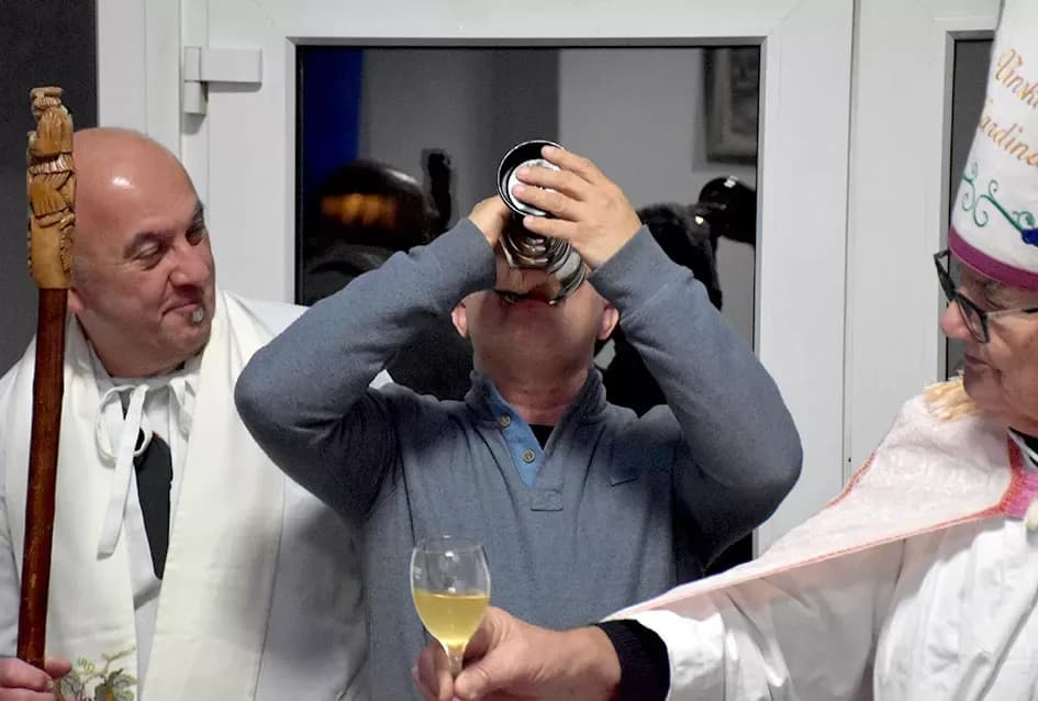 Veselo Martinje kod Anke i Branka Šutala: Bauer krstio mošt, Hodak novi kum