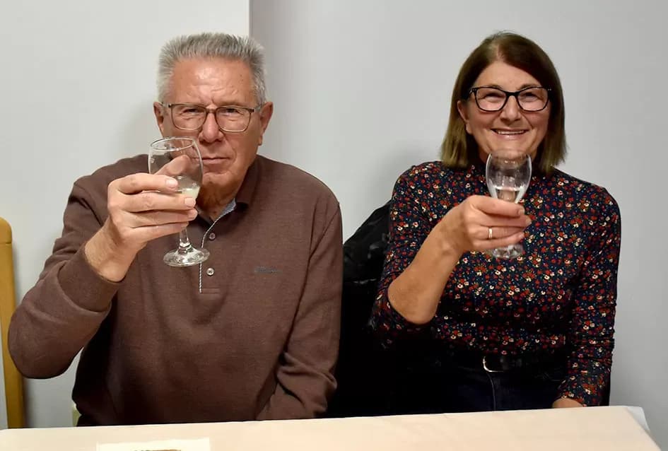 Veselo Martinje kod Anke i Branka Šutala: Bauer krstio mošt, Hodak novi kum