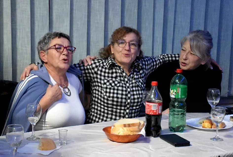 Veselo Martinje kod Anke i Branka Šutala: Bauer krstio mošt, Hodak novi kum