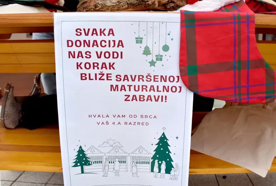 Kreativne maturantice iz Požege osvajaju prolaznike unikatnim torbama za svoj maturalac