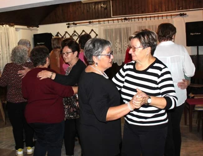 Pjesmom i plesom proslavili Martinje