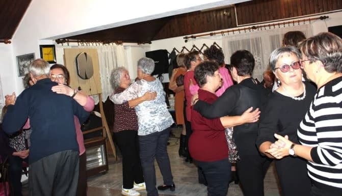 Pjesmom i plesom proslavili Martinje