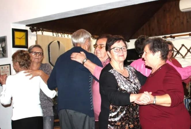 Pjesmom i plesom proslavili Martinje