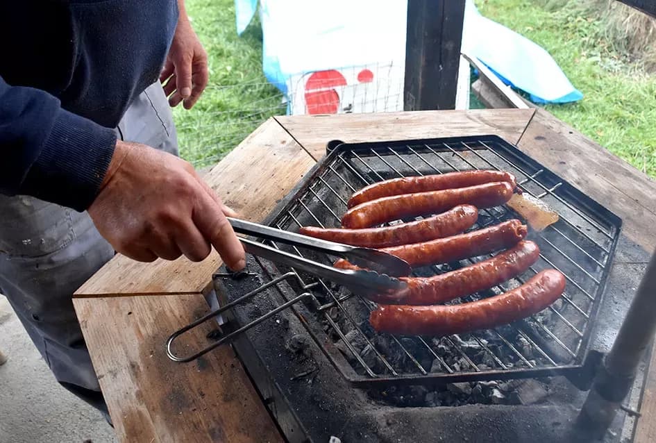 Bosanska duša i slavonska tradicija: Kolinje u Požegi spojilo prognanike i starosjedioce u proslavi zajedništva