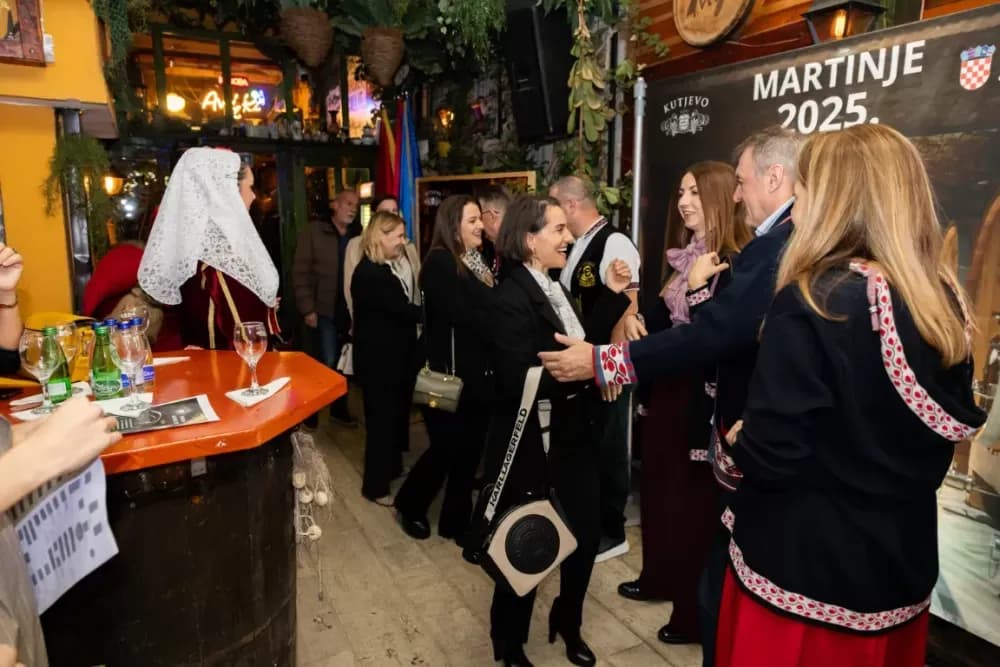 Kutjevačka tradicija osvojila Podgoricu: Martinje privuklo više od 500 gostiju