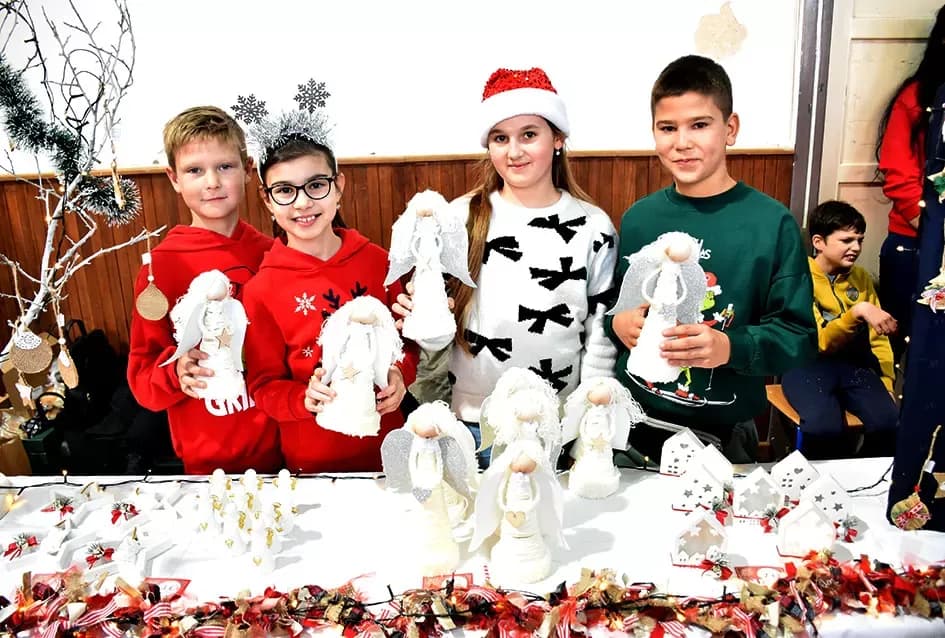 Toplina koja spaja: OŠ Julija Kempfa ponovno dirnula srca svojom blagdanskom izložbom „Prilika za sve“