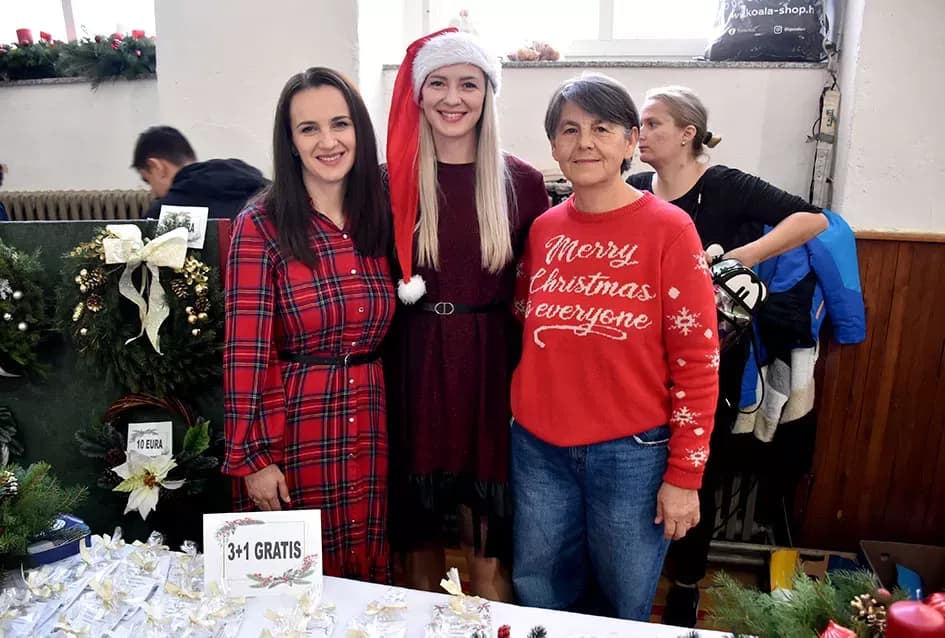 Toplina koja spaja: OŠ Julija Kempfa ponovno dirnula srca svojom blagdanskom izložbom „Prilika za sve“