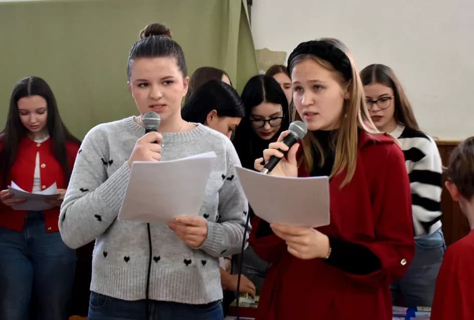 Toplina koja spaja: OŠ Julija Kempfa ponovno dirnula srca svojom blagdanskom izložbom „Prilika za sve“
