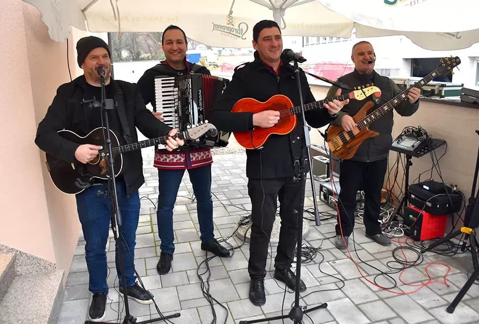 Otvoren požeški restoran Mama Mia La Pasta – novi projekt obitelj Drežnjak