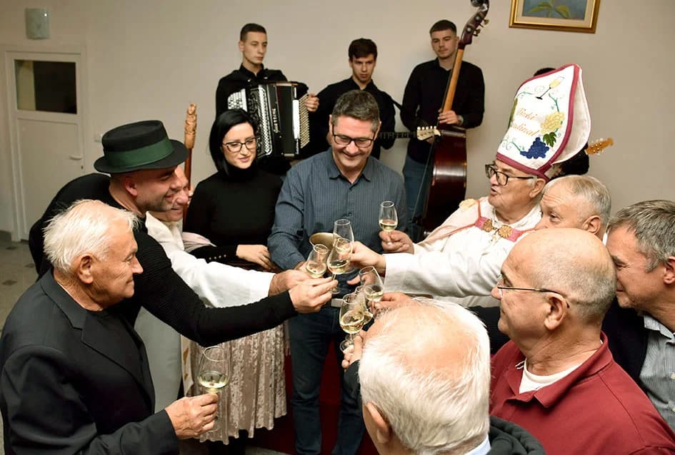 Ovogodišnji vinski kum Petar Mirković, Enjingijev poslovni partner