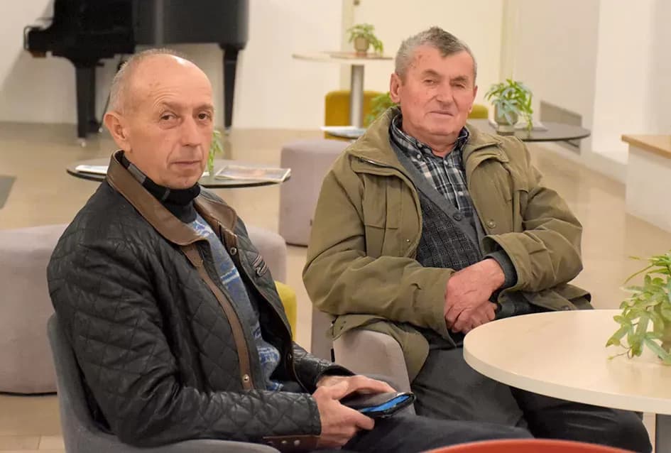 Inspirativna večer u Požegi: Predstavljena nova zbirka pjesama i izložba makramea Slavice Šperande
