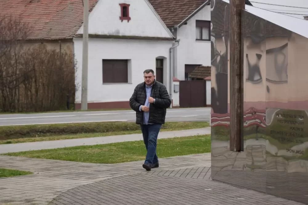 Polaganjem vijenaca i svečanom misom započelo obilježavanje Dana Općine Jakšić