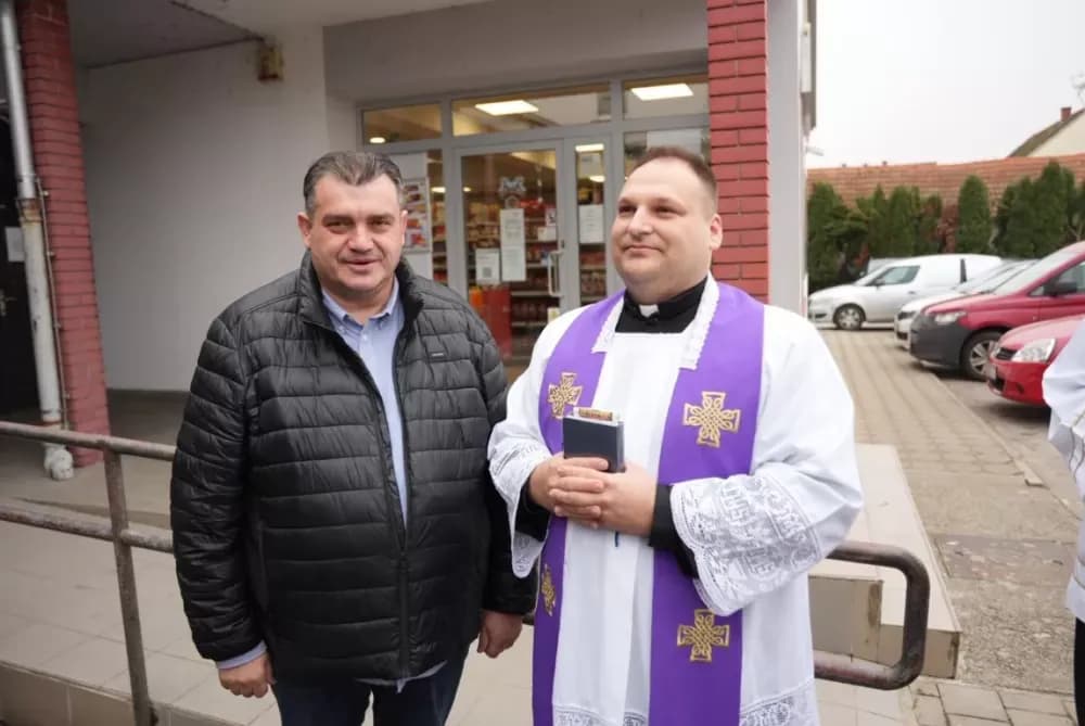 Polaganjem vijenaca i svečanom misom započelo obilježavanje Dana Općine Jakšić
