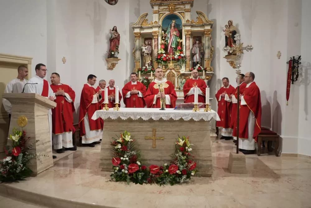 Polaganjem vijenaca i svečanom misom započelo obilježavanje Dana Općine Jakšić