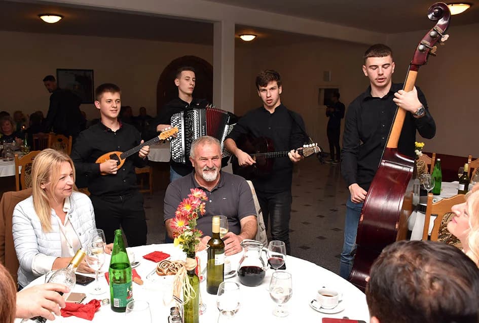 Ovogodišnji vinski kum Petar Mirković, Enjingijev poslovni partner