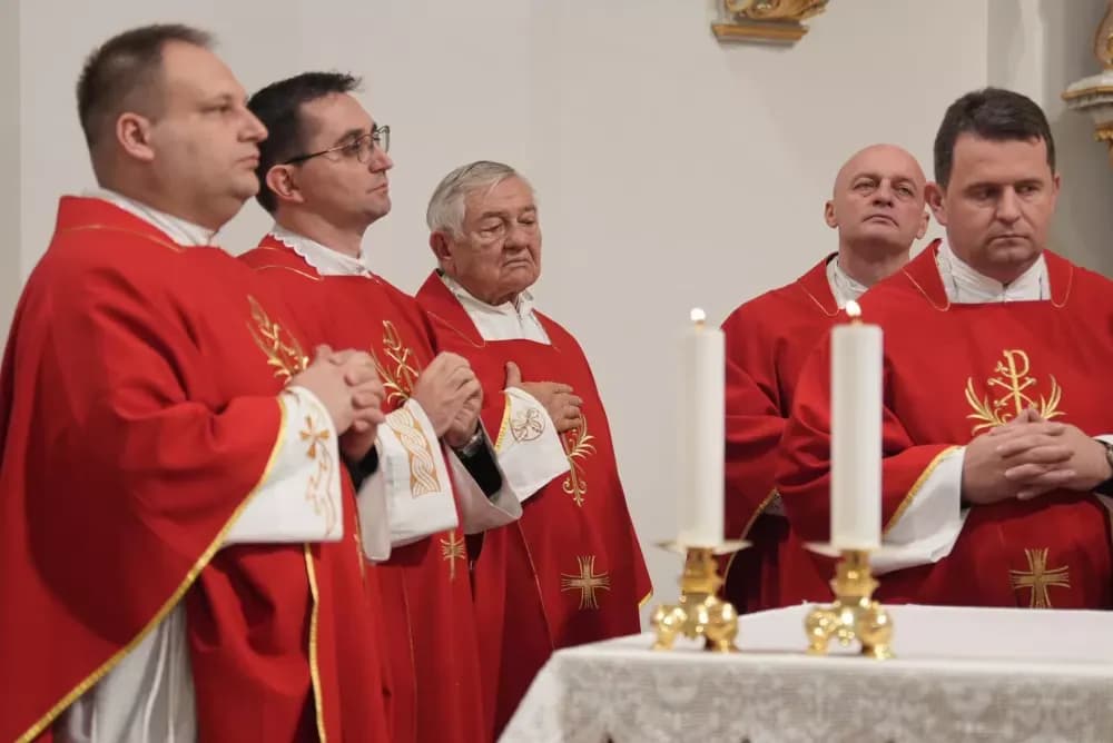 Polaganjem vijenaca i svečanom misom započelo obilježavanje Dana Općine Jakšić