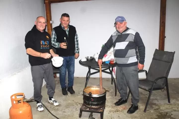 Zajednička večera i druženje nakon osvajanja zlatne medalje