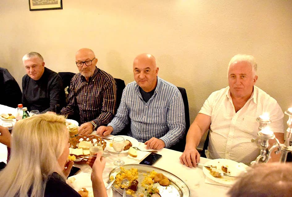 Supruge vinara došle na svoje, ples do jutra