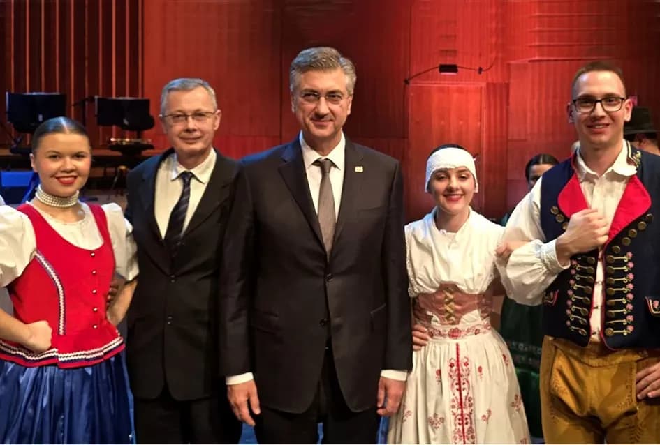 Jakšićki Slovaci predstavili bogatu baštinu u Koncertnoj dvorani ʼVatroslav Lisinskiʼ u Zagrebu
