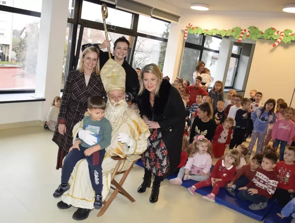 Sveti Nikola unio radost i osmijehe u požeške vrtiće, bolnicu i Kaznionicu
