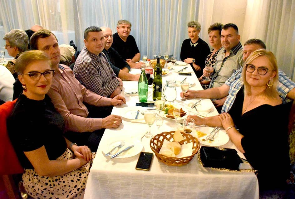 Supruge vinara došle na svoje, ples do jutra
