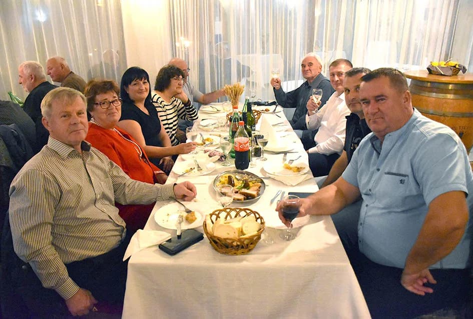 Supruge vinara došle na svoje, ples do jutra