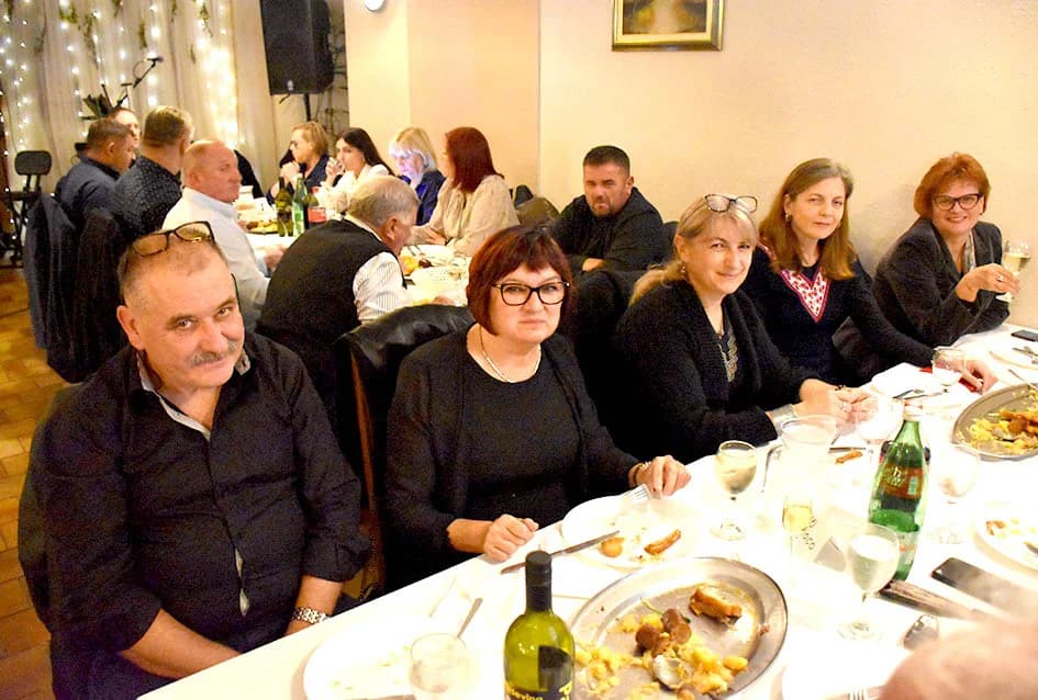 Supruge vinara došle na svoje, ples do jutra