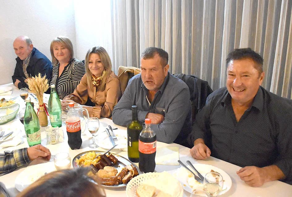 Supruge vinara došle na svoje, ples do jutra