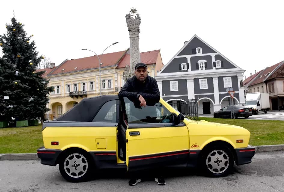 Požeška garaža čuva blago: Siniša Bosanac i rijetki Yugo Cabrio koji mami uzdahe