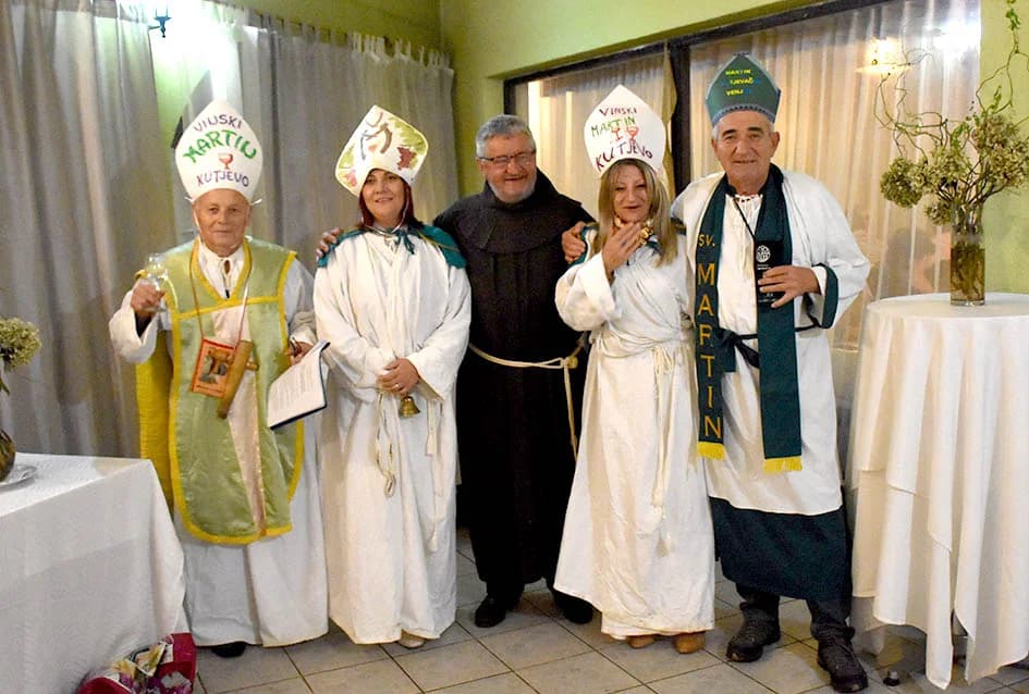Supruge vinara došle na svoje, ples do jutra