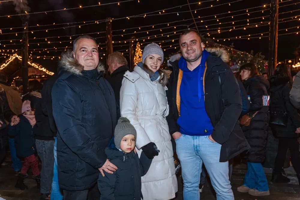 Blagdanska čarolija pod Zlatnim Papukom: Otvorena Ninina čarobna Shhhuma