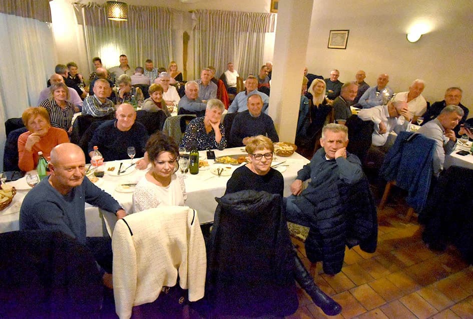 Supruge vinara došle na svoje, ples do jutra
