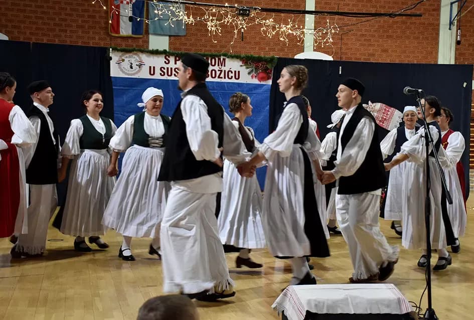 Brestovačka priredba donijela poruke zajedništva, empatije i dobrote