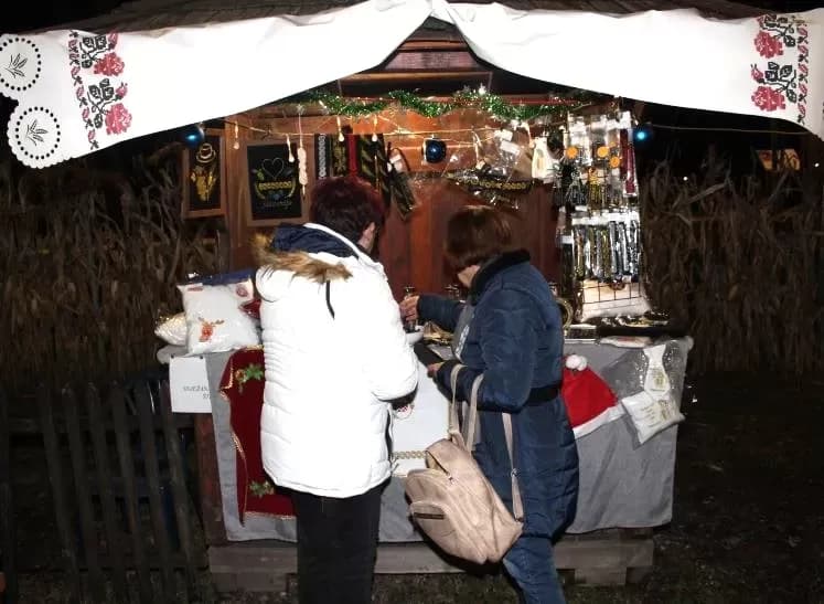 U Bećarskom šoru u znaku osoba „zlatne dobi“, ribiča i Tamburaškog sastava „Podrumski bećari”
