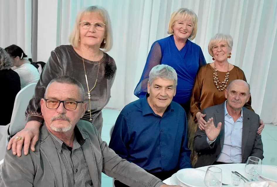 Plesna zabava u Gloriji unijela blagdanski duh u Požegu