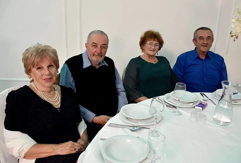 Plesna zabava u Gloriji unijela blagdanski duh u Požegu