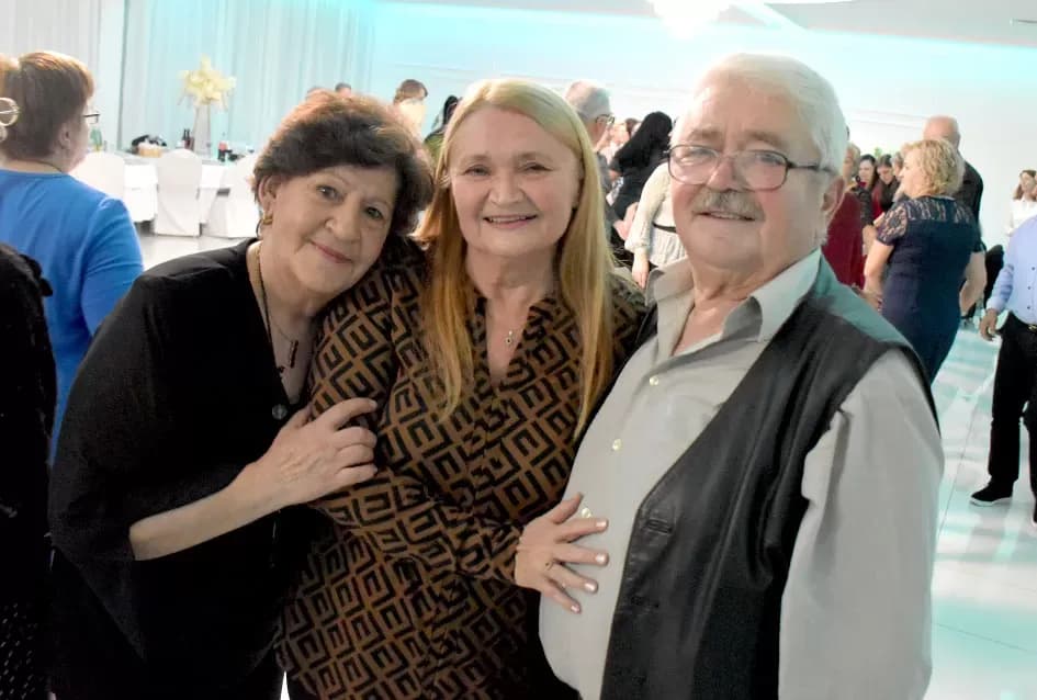 Plesna zabava u Gloriji unijela blagdanski duh u Požegu