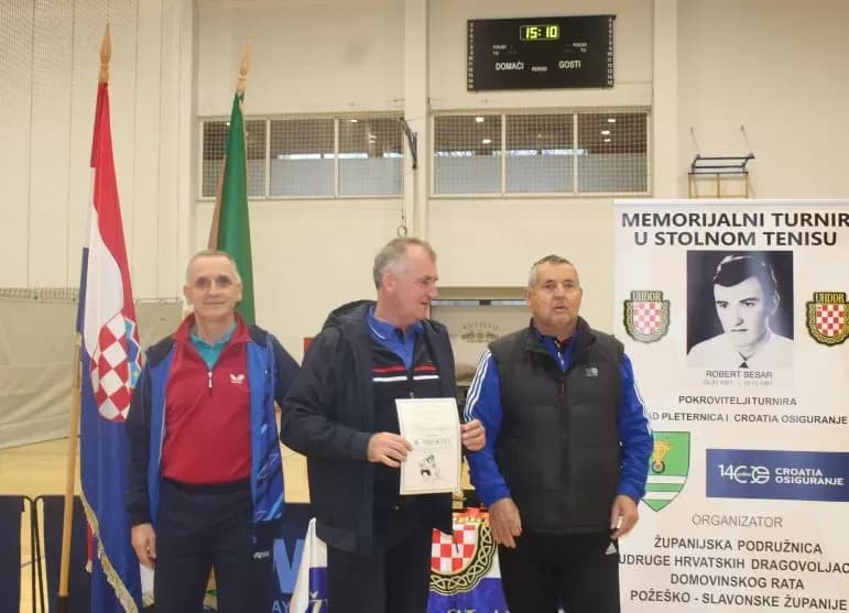 MEMORIJALNI STOLNOTENISKI TURNIR „ROBERT SESAR“: Ovogodišnji pobjednik ekipa „Halo 92“ iz Vinkovaca