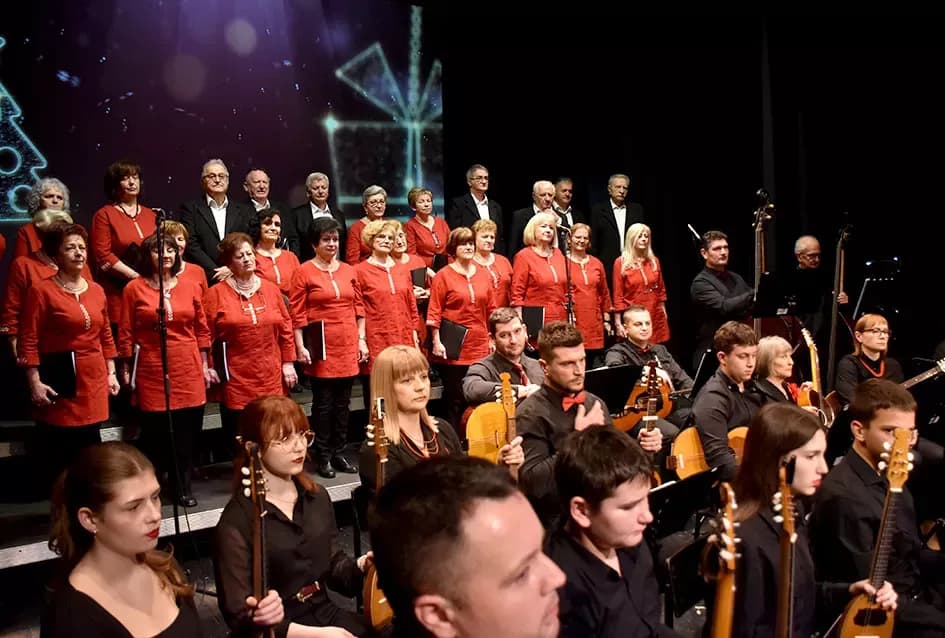 Od Lisinskog do Južne Koreje: ʼVila Velebitaʼ i ʼSinovi Ataraʼ priredili nezaboravnu adventsku večer