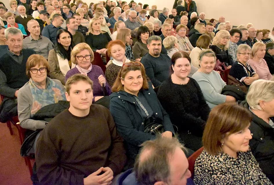 Od Lisinskog do Južne Koreje: ʼVila Velebitaʼ i ʼSinovi Ataraʼ priredili nezaboravnu adventsku večer