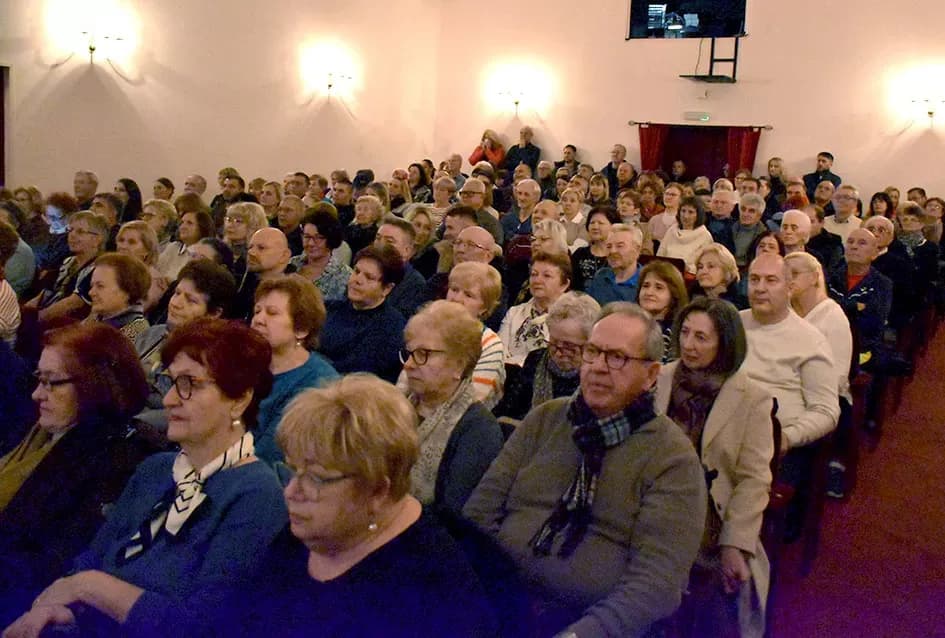 Od Lisinskog do Južne Koreje: ʼVila Velebitaʼ i ʼSinovi Ataraʼ priredili nezaboravnu adventsku večer