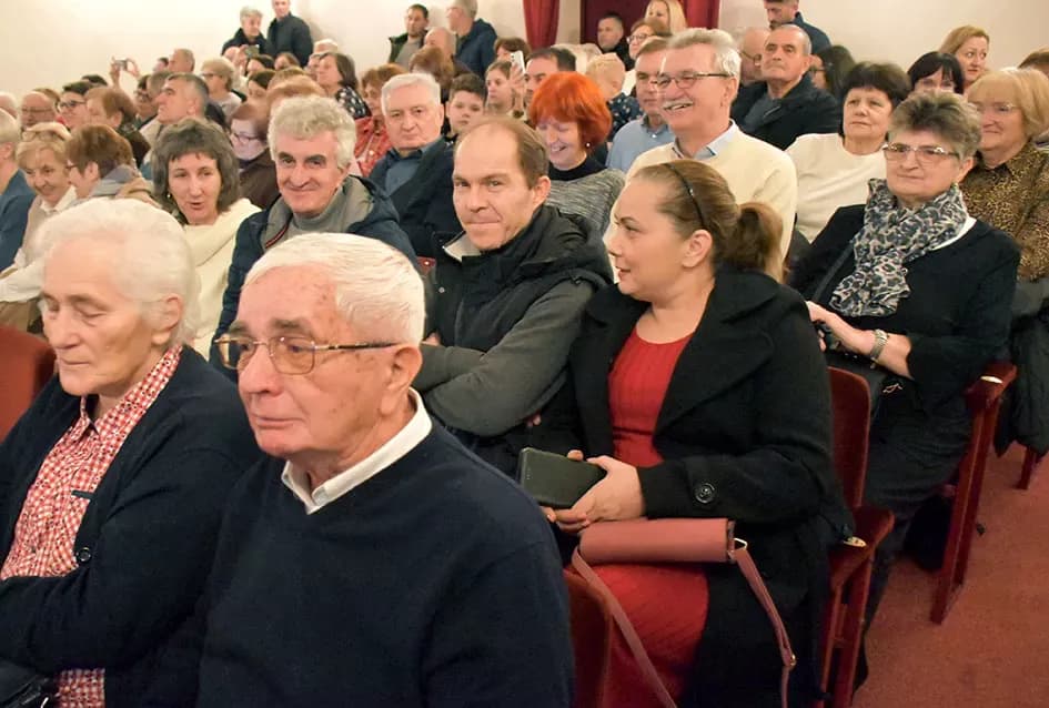 Od Lisinskog do Južne Koreje: ʼVila Velebitaʼ i ʼSinovi Ataraʼ priredili nezaboravnu adventsku večer