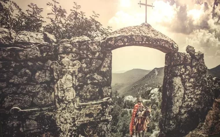 Otvorena izložba „Duvno polje-kraljevsko prijestolje“-   suvremena interpretacija predaje o krunidbi kralja Tomislava
