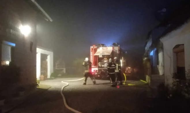 Pleternički vatrogasci ugasili požar štaglja te utrošili 7000 litara vode