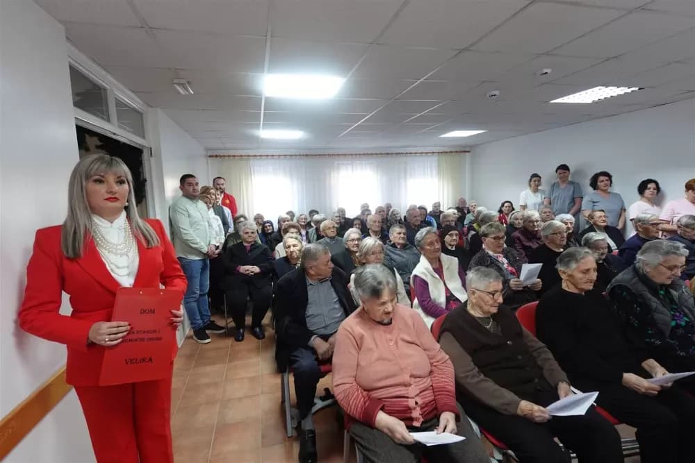 Biskup Ivo pohodio Dom za starije i nemoćne osobe u Velikoj