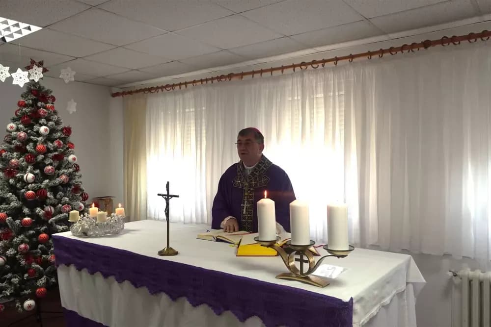 Biskup Ivo pohodio Dom za starije i nemoćne osobe u Velikoj