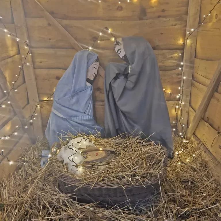 Adventska radost u Alilovcima: Mališani vrtića Bambi oduševili mještane predblagdanskim programom